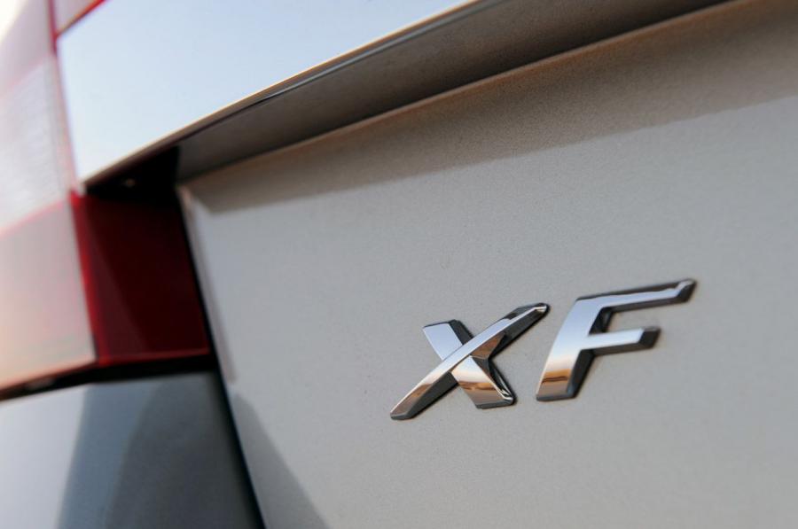  Jaguar XF Supercharged 2010 года  (фото 40 из 56)